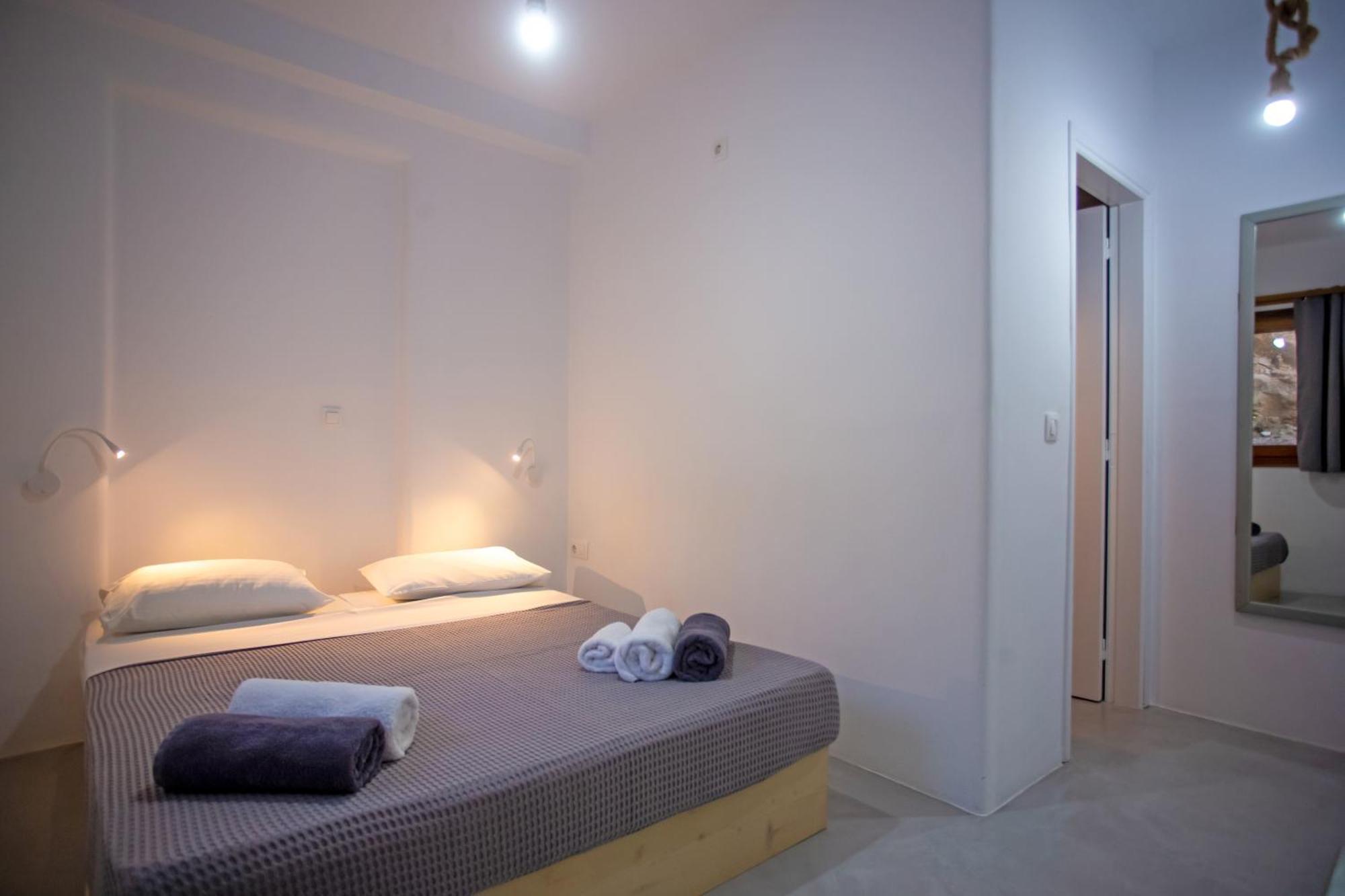 Terra White Seaview Pool Apartments & Suites Mykonos Town Екстер'єр фото